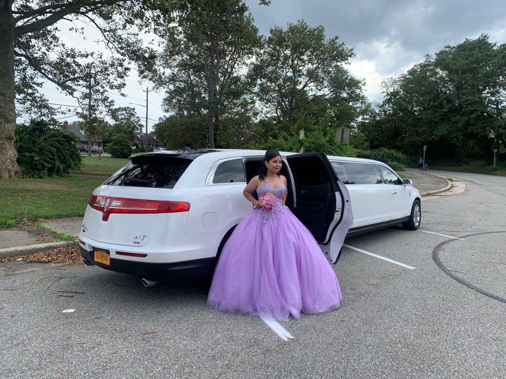 Austin Sweet 16 Limousine Service